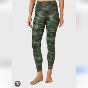 Beyond Yoga Camo Shimmer Leggings Size Large